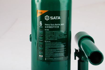 Домкрат гидравлический бутылочный 6т 197-382мм SATA 97803A