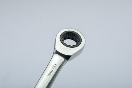 Ключ комбинированный трещоточный 15мм SATA 46608